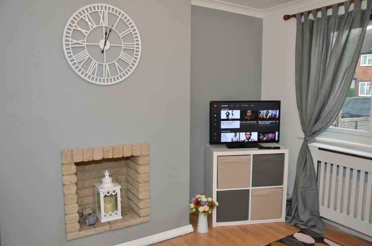 Croydon Apartment With Parking London Exterior photo